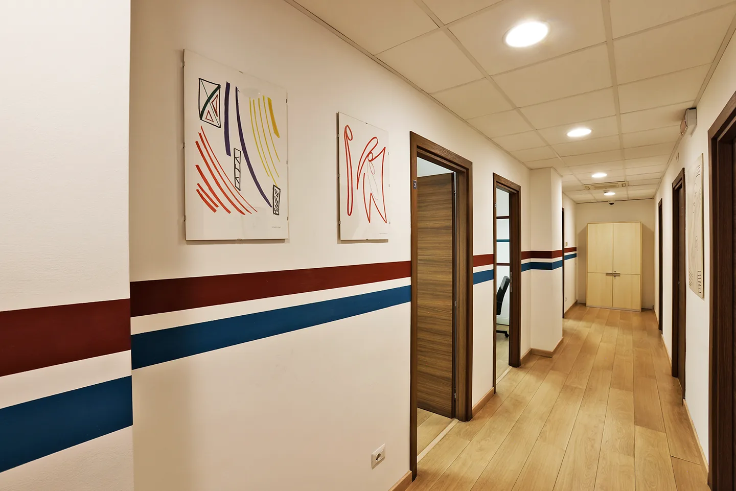 11_Desk-receptionpng